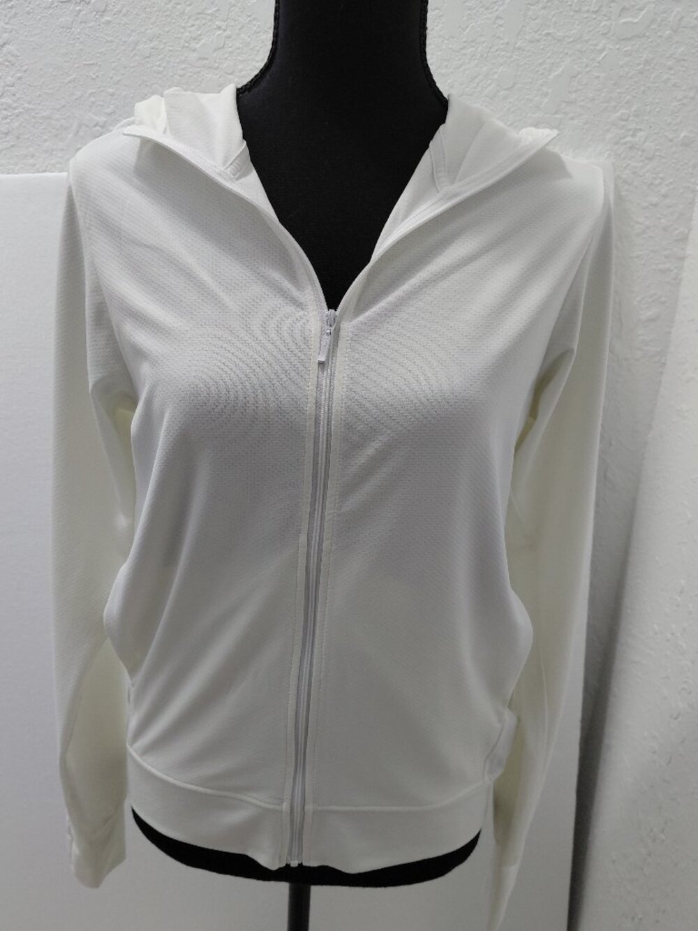 UNIQLO Women’s White Full-Zip Hoodie Jacket – Size Small – UV Protection